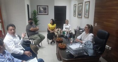 Reunión entre el Director de ISIFE Arq. Hugo Echave Meneses y la Presidenta Municipal de Choix Amalia Gastelum Barraza